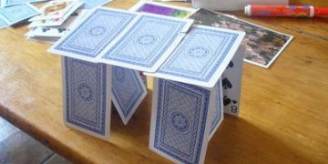 Forex Trading Is Like stacking a Pack of Cards
