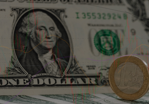 EURUSD rises amid political uncertainty in France