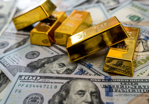 Gold Price Declines Weighed by US Yields, Strong US Dollar
