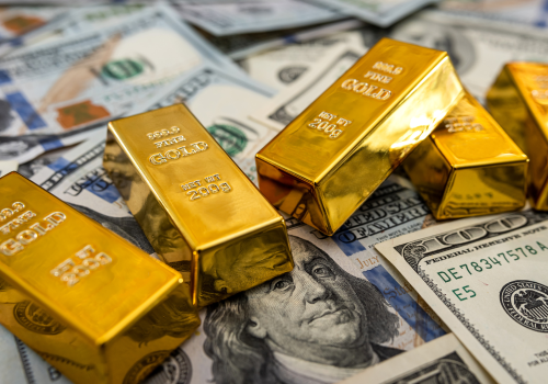 Stocks Stumble, Dollar and Gold Rise as Traders Weigh US rates, Election