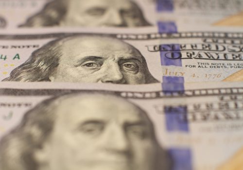 USD Weakens as Fed Rate Cut Speculation Grows