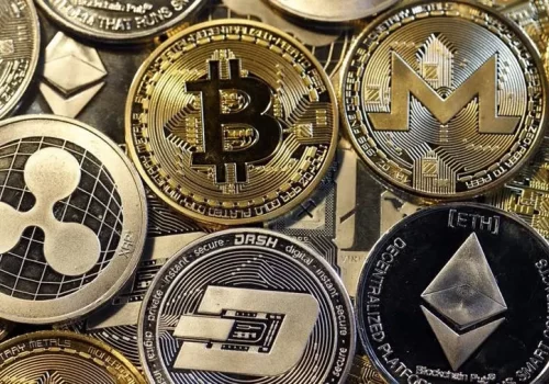 What Crypto to Invest In: Top Digital Assets to Watch in 2025