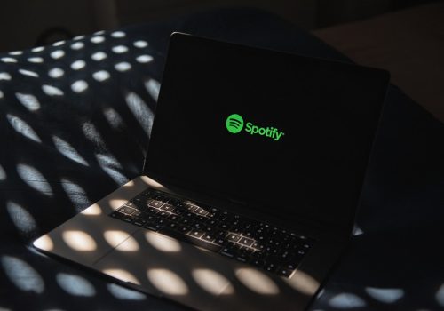 Spotify Stock SOARS 39% in Chaotic 2025!